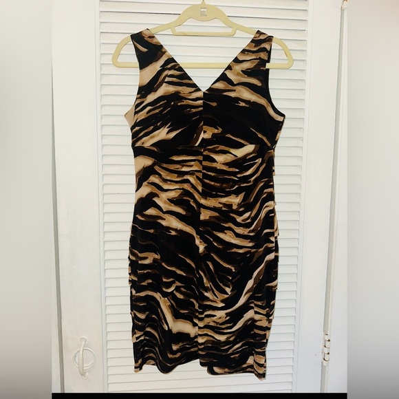 EnFocus Studio Dress ~ Size 8 - Picture 3 of 3